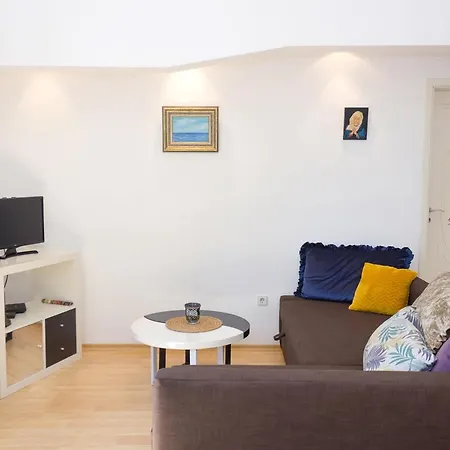 Designer With A Top Central Location Apartment