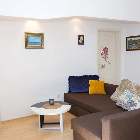 Designer With A Top Central Location Apartment *